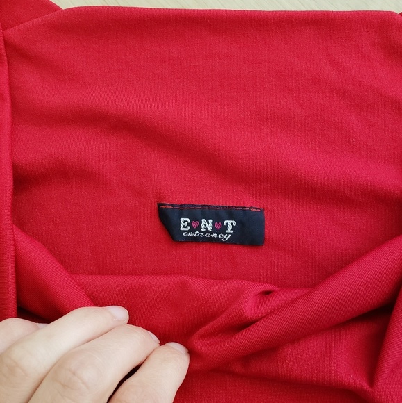 Red blouse - Picture 3 of 5